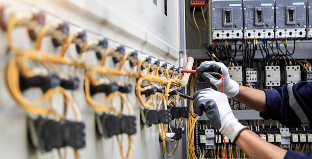 Professional Electrician technician working in Highland, KS